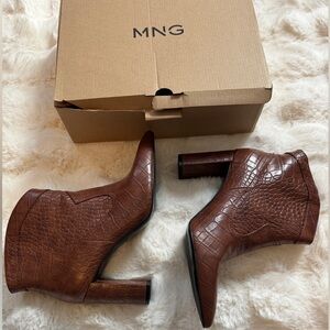 Mango croc like cute booties. Euro 40 never worn 3.5 inches